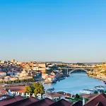 아파트 Stunning View By Bnbhost *